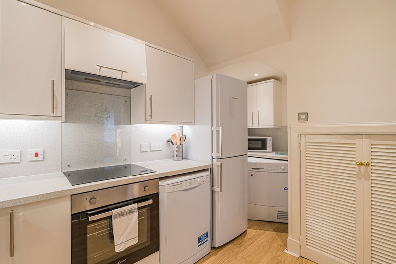 2 Bed Grassmarket Apartment, Edinburgh, United Kingdom