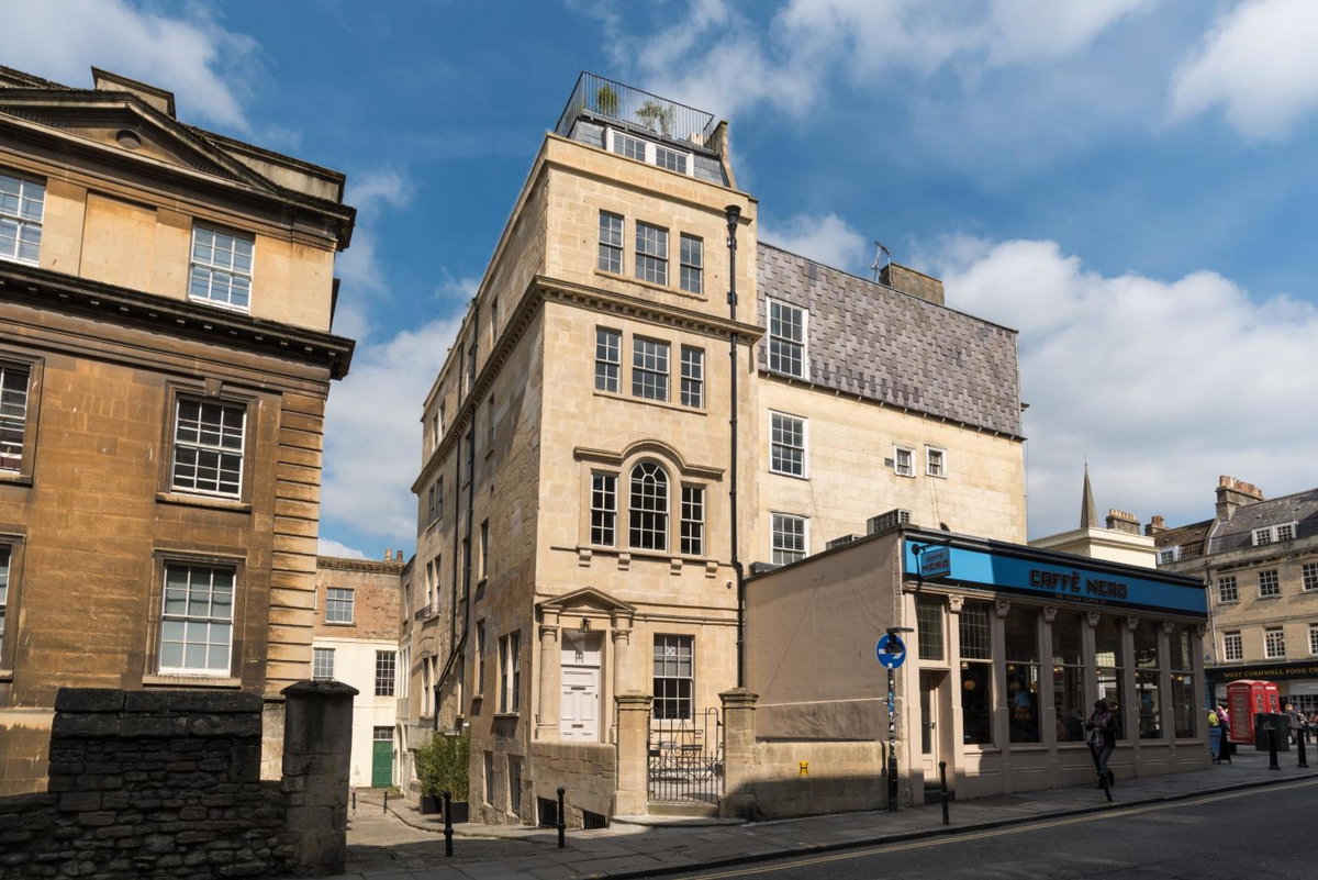 Hiding Space - Trim Street Apartments, United Kingdom