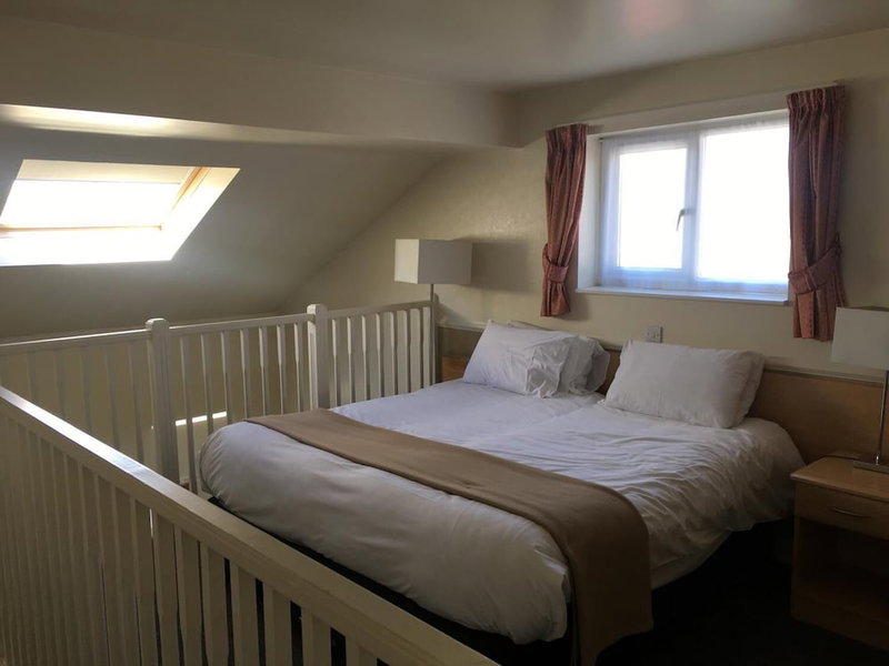 Moreton Park Lodge, Wrexham, Великобритания