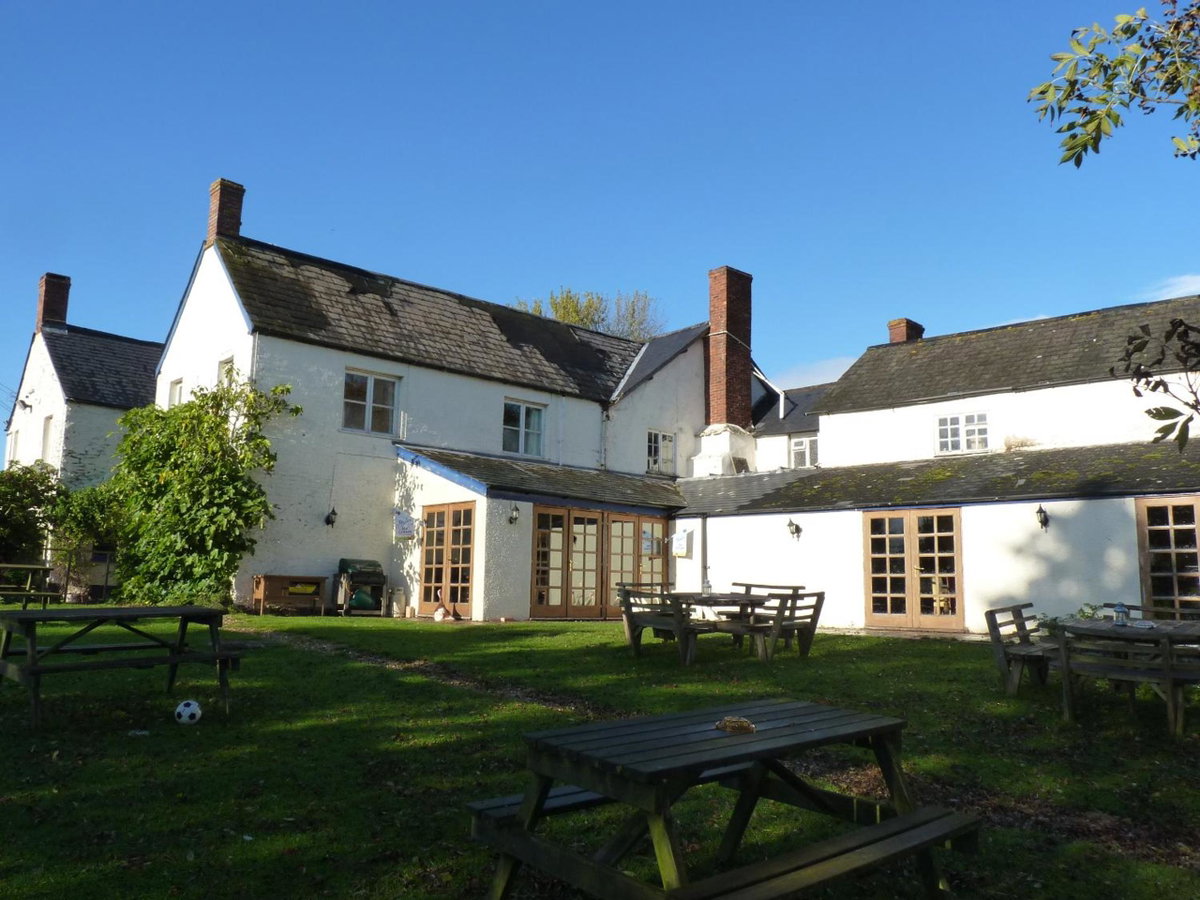 Hotel · The Carew Arms, Taunton