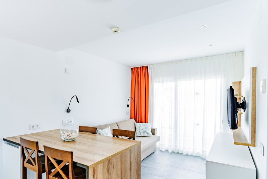 Apartamentos Sunway Apollo, Sitges, Spain