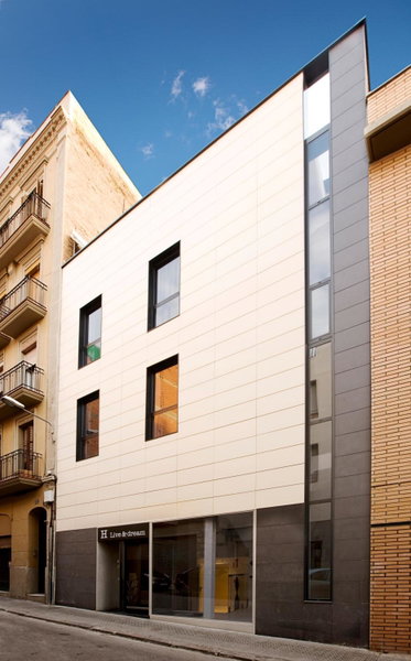 Live & Dream, Barcelona, Spain