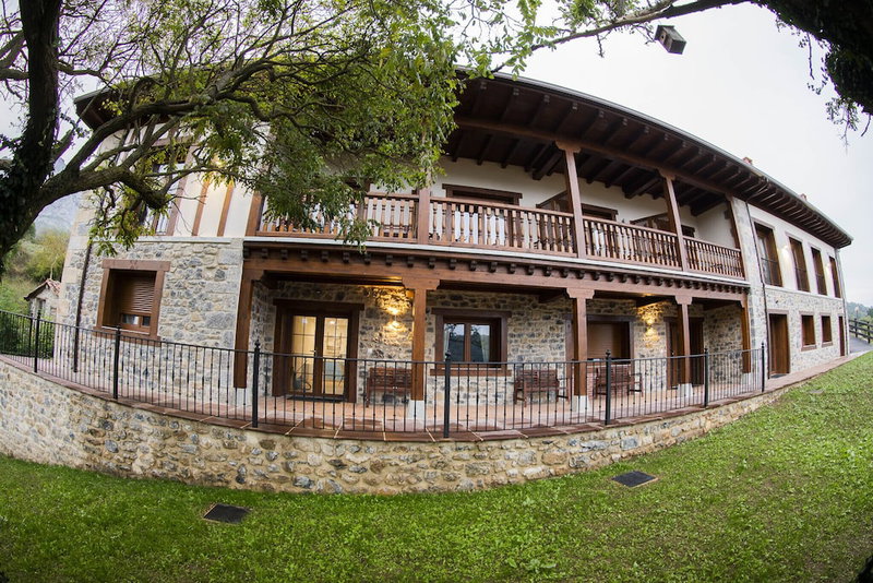 Apartamentos Los Picos de Europa, Cillorigo de Liebana, Spain