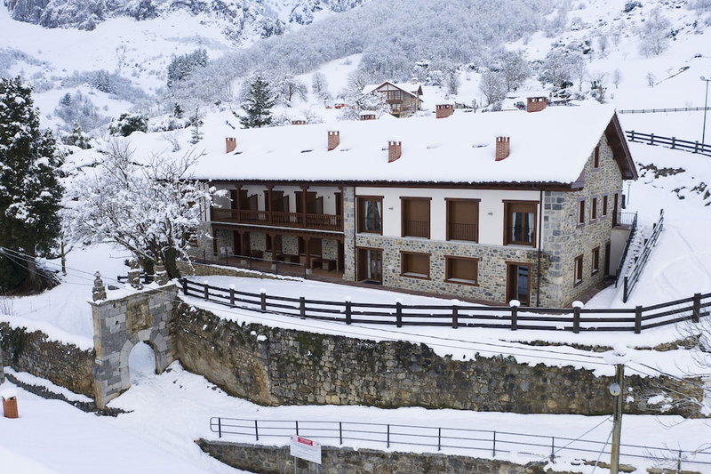 Apartamentos Los Picos de Europa, Cillorigo de Liebana, Spain