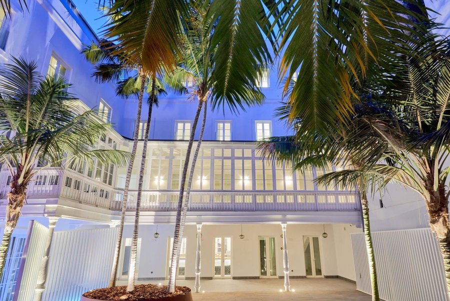 Tandem Palacio Veedor de Galeras Suites, Cádiz, Испания