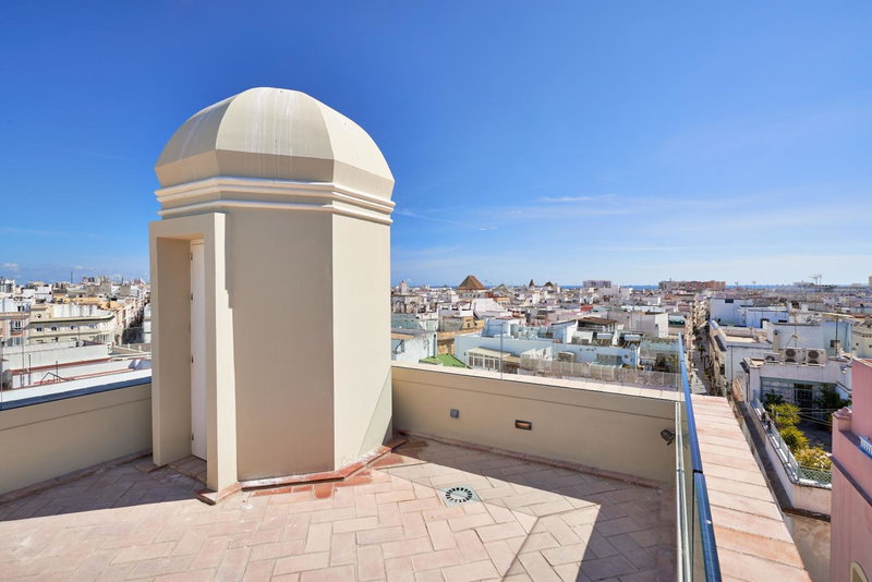 Tandem Palacio Veedor de Galeras Suites, Cádiz, Испания