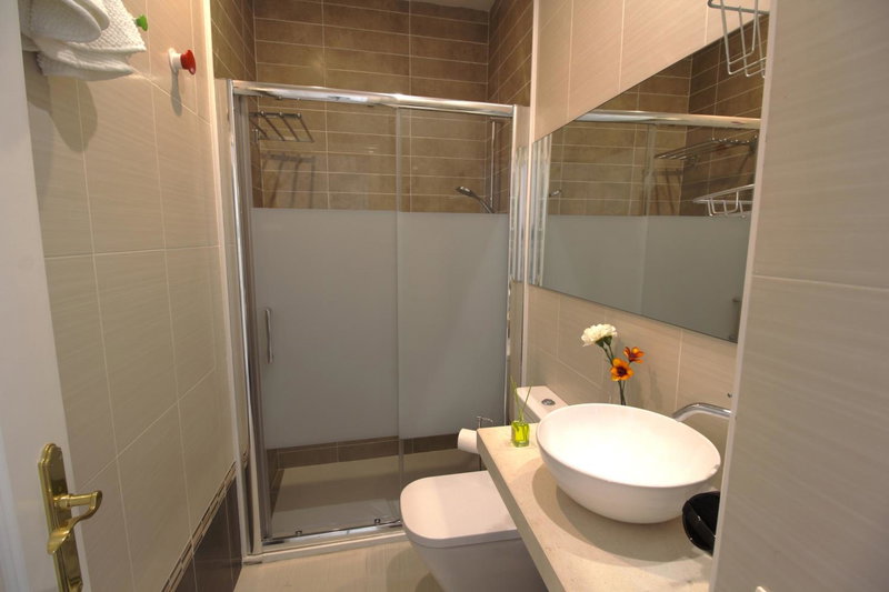 Apartamentos Romero Luna, Málaga, Spain