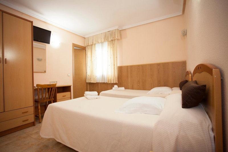 Hospedaje Los Rosales, Madrid, Spain