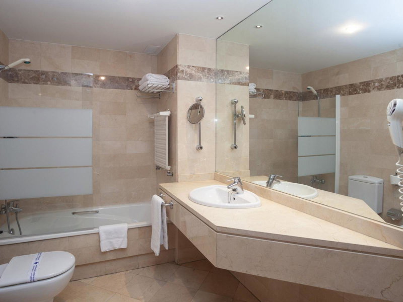 Aparthotel Campus, Oviedo, Spain