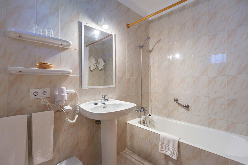 Apartamentos Cala Murada Minigolf, Cala Murada, Spain