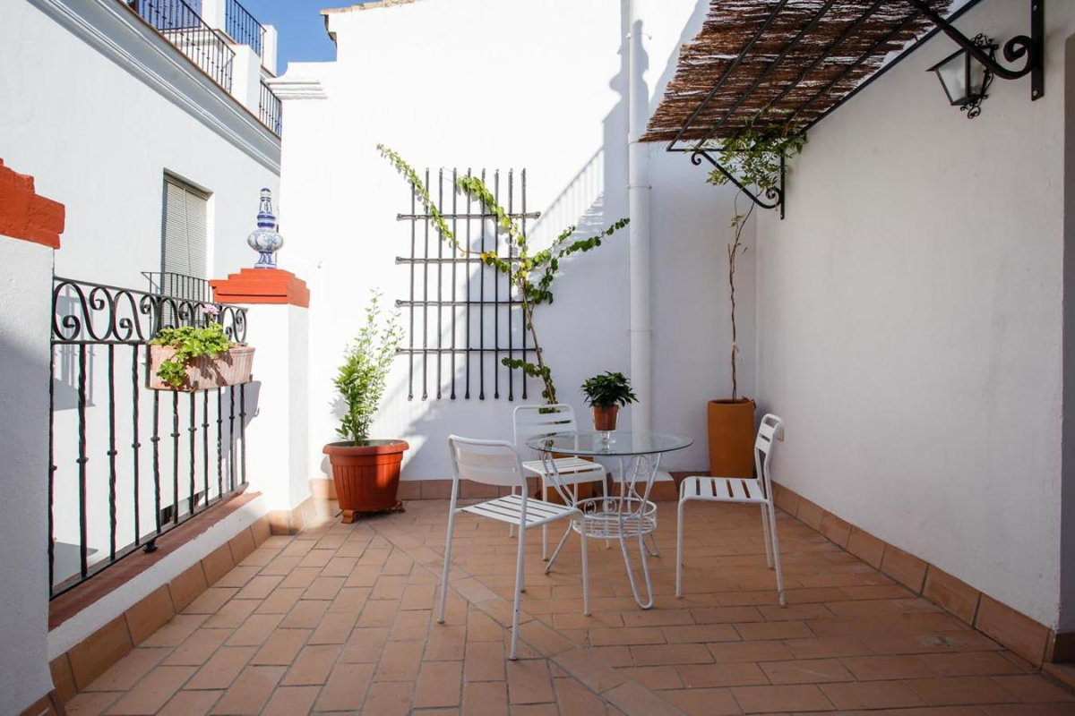 Suites Machado, Испания
