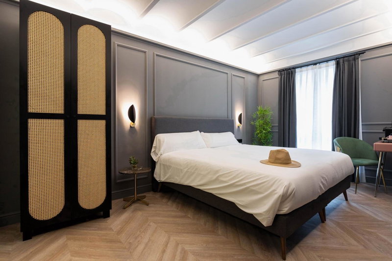 Reina 107 Beach Boutique, Valencia, Spain