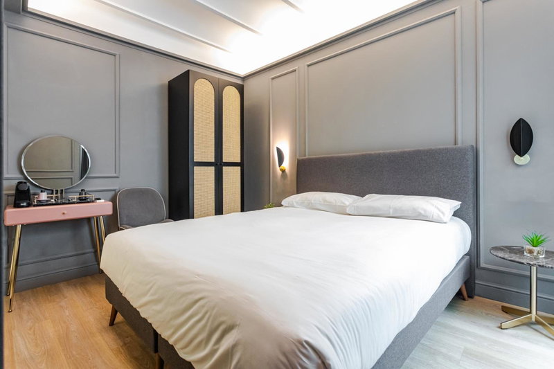 Reina 107 Beach Boutique, Valencia, Spain