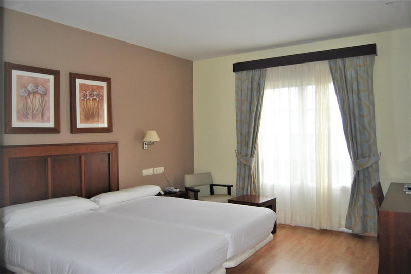 Hotel Santiago de León, Villaquilambre, Spain
