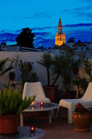 Un Patio en Santa Cruz, Seville, Spain