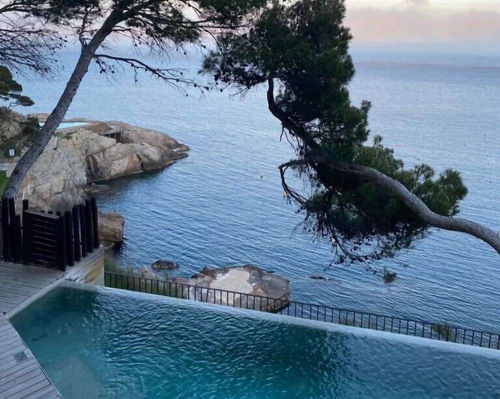 Hôtel · BYPILLOW Cap Sa Sal, Begur
