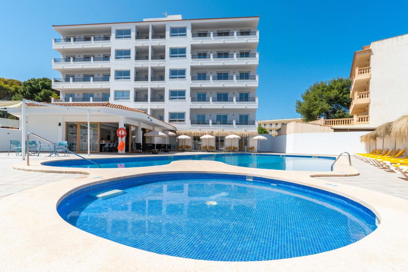 Apartaments La Perla Negra, Cala Ratjada, Spain