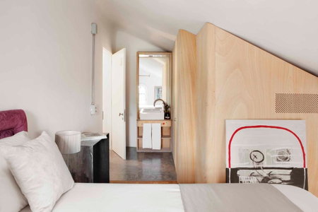 Box Art Hotel - La Torre, Collado Mediano, Spain