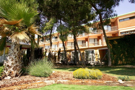 Hotel El Cisne - parking exterior gratuito, Zaragoza, España