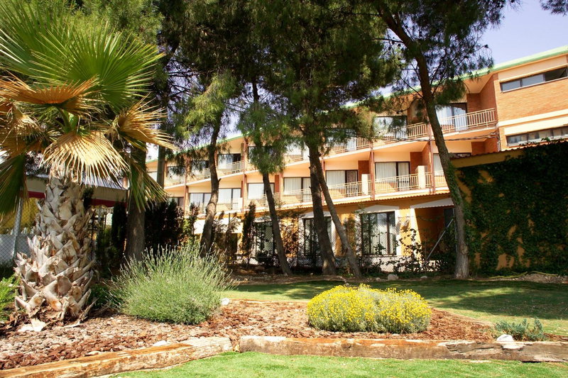 Hotel El Cisne - parking exterior gratuito, Zaragoza, España