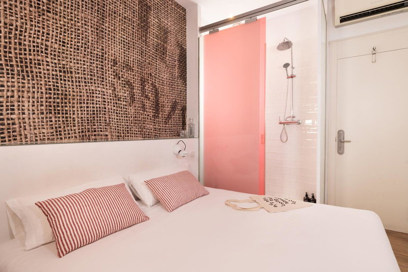 chic&basic Tallers Hostal, Barcelona, Spain