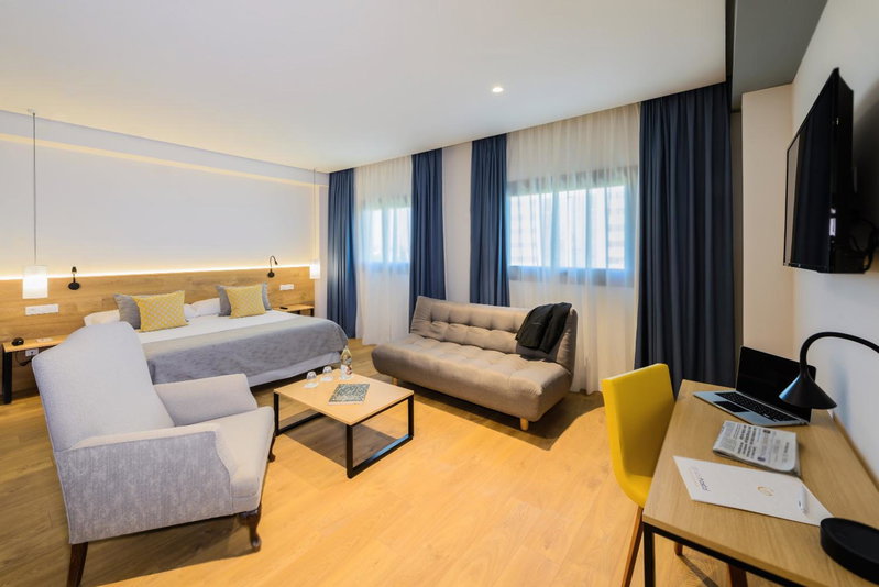 Hotel Porcel Aida, Torrejón de Ardoz, Spain