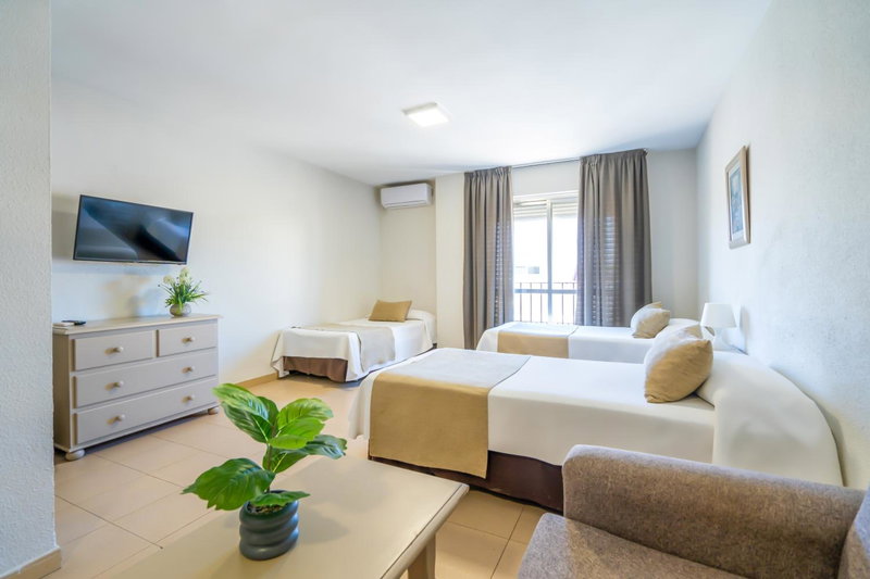 Apartamentos Puerta del Sur, Seville, Spain