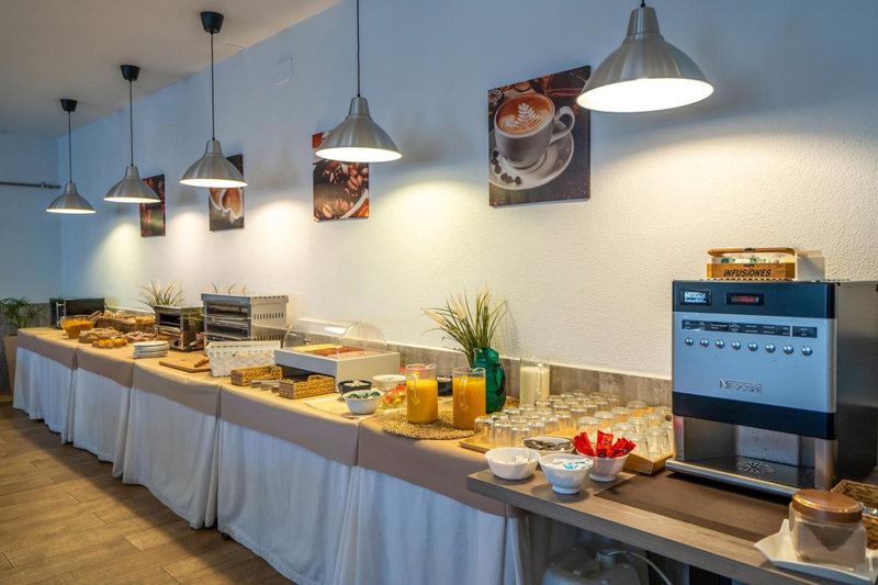 Apartamentos Puerta del Sur, Seville, Spain