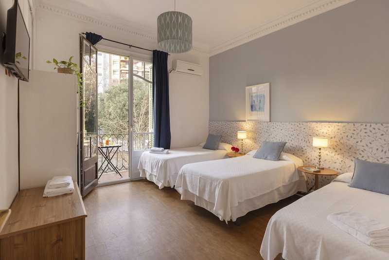 Ally's Guest House Barcelona B&B, Barcelona, Spain