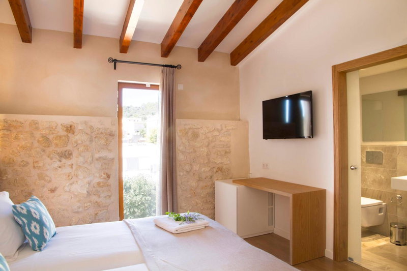 Angels Boutique - Turismo de interior, Selva, Spain