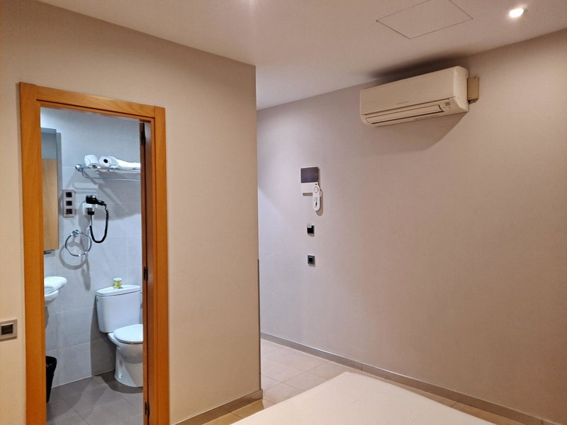 Hostal Las Flores Ramblas, Barcelona, Spain