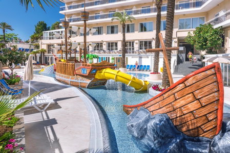Hotel Oasis Park Splash, Calella, Spain
