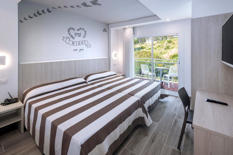Hotel Oasis Park Splash, Calella, Spain