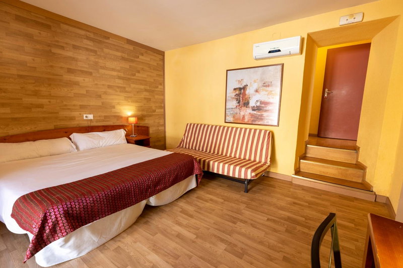 Hostal Restaurante Puerta del Alcázar, Avila, Spain