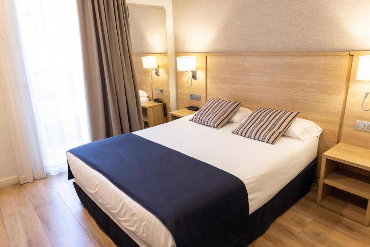 Hotel · Hotel Terminus, Puigcerdà
