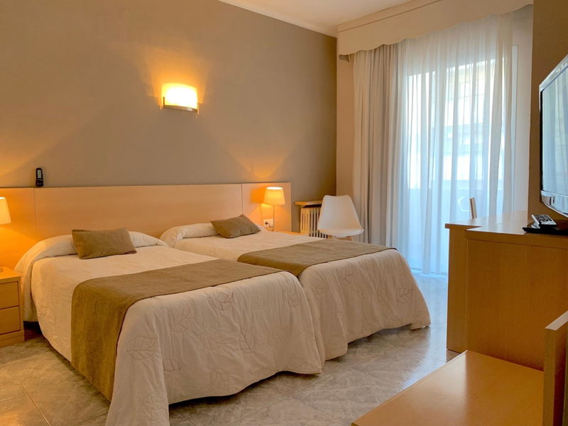 Hotel Restaurant Llansola, Sant Carles de la Ràpita, Spain