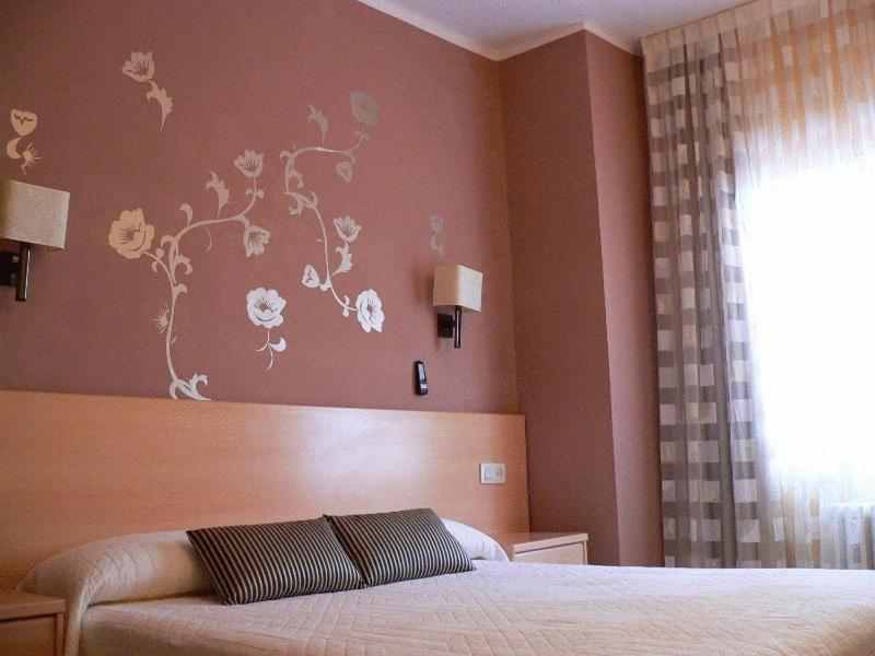 Hotel Restaurant Llansola, Sant Carles de la Ràpita, Spain