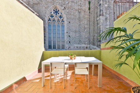 Ola Living Born, Barcelona, Spain