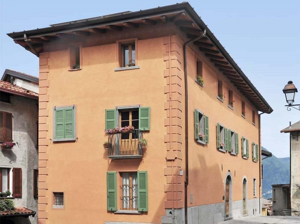 Hotel · B&B Aquarelle, Faggeto Lario