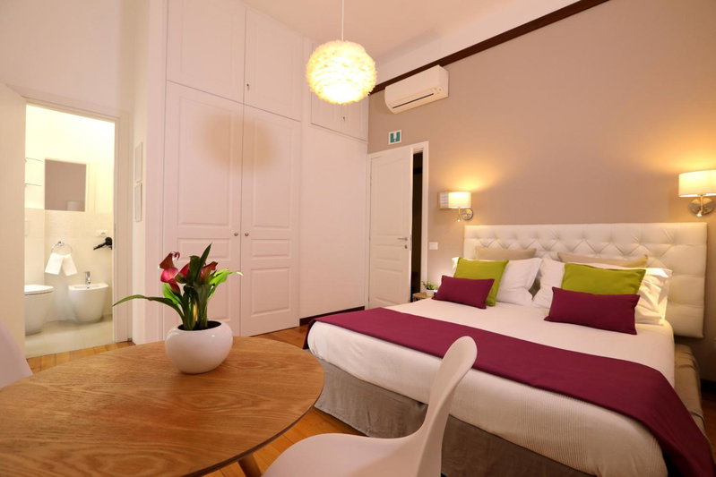 Tata B&B, Rome, Italy