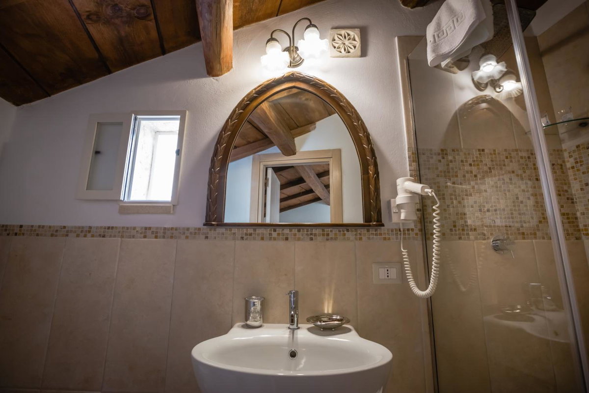 La Casa di Ele, Italy