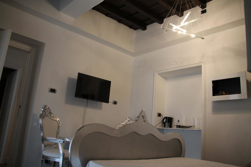 D.R.Rome Spanish Luxury Suites, Rome, Italy