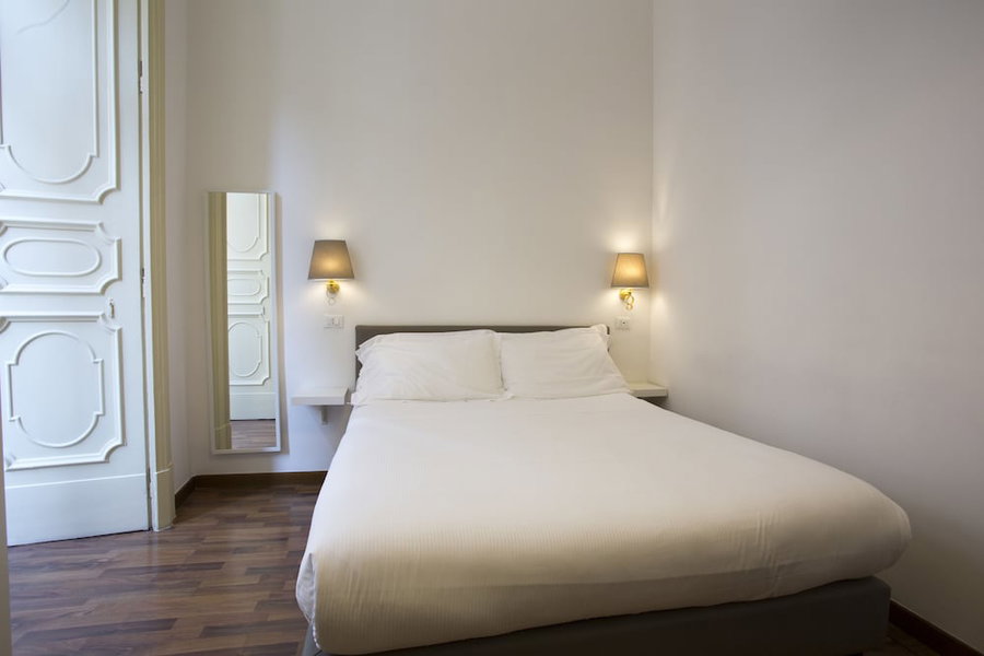 Napoli Class Luxury Rooms & Suites, Naples, Italy