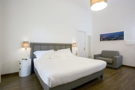 Napoli Class Luxury Rooms & Suites, Naples, Italy