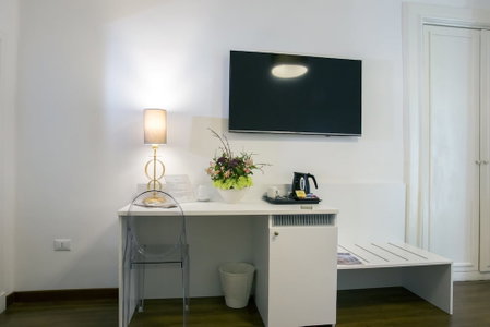 Napoli Class Luxury Rooms & Suites, Naples, Italy