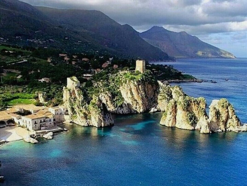 Ai Gradini, Castellammare del Golfo, Italy