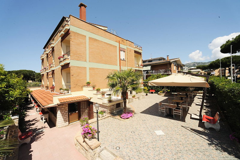 Hotel Casa Yvorio, Terracina, Italy