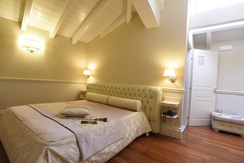 SANTA CHIARA SUITE HOTEL & SPA - Lecce, Lecce, Italy
