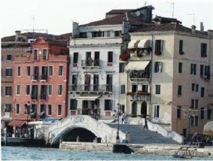 La Rosa dei Venti, Italie