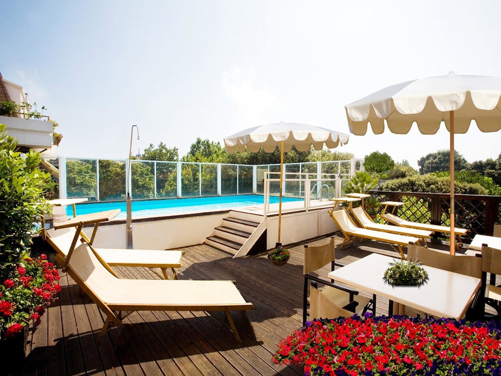 Hotel Savoy, Italy